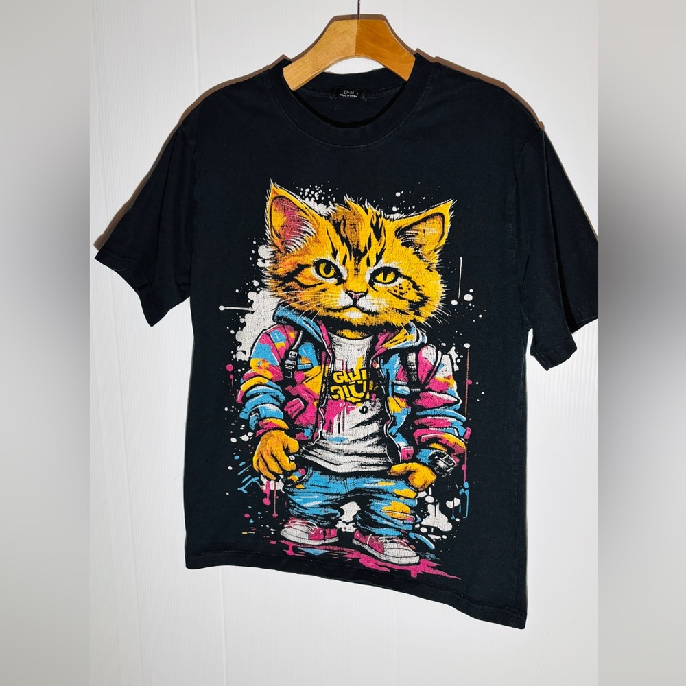 “Graffiti Cat Graphic T-Shirt | Double Sided | Size Large”